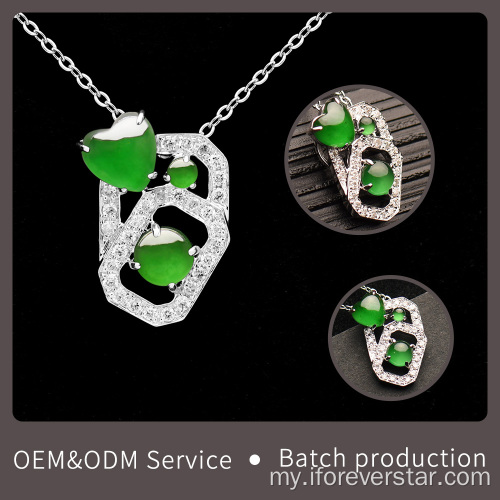 18K ရွှေစိန်အစိမ်းရောင်အရောင် Jadeite Pendant Charms